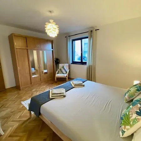 アパート Spacious, Newly Renovated, Marina Views Apartment Pula